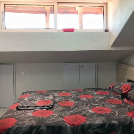 Guesthouse Udevi Σαντάνσκι Εξωτερικό φωτογραφία