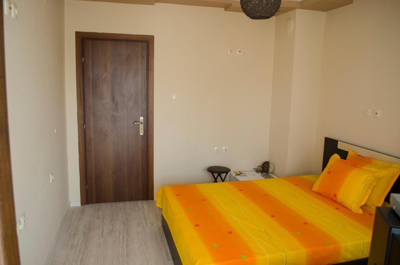 Guesthouse Udevi Σαντάνσκι Εξωτερικό φωτογραφία