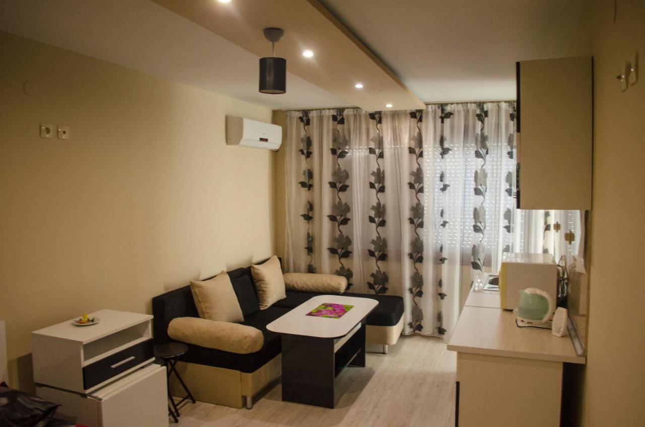 Guesthouse Udevi Σαντάνσκι Εξωτερικό φωτογραφία