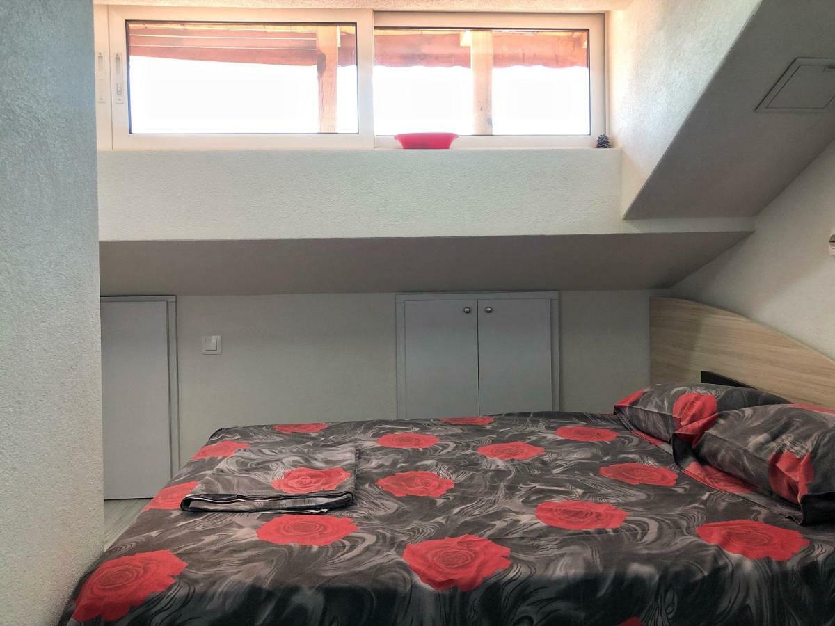 Guesthouse Udevi Σαντάνσκι Εξωτερικό φωτογραφία