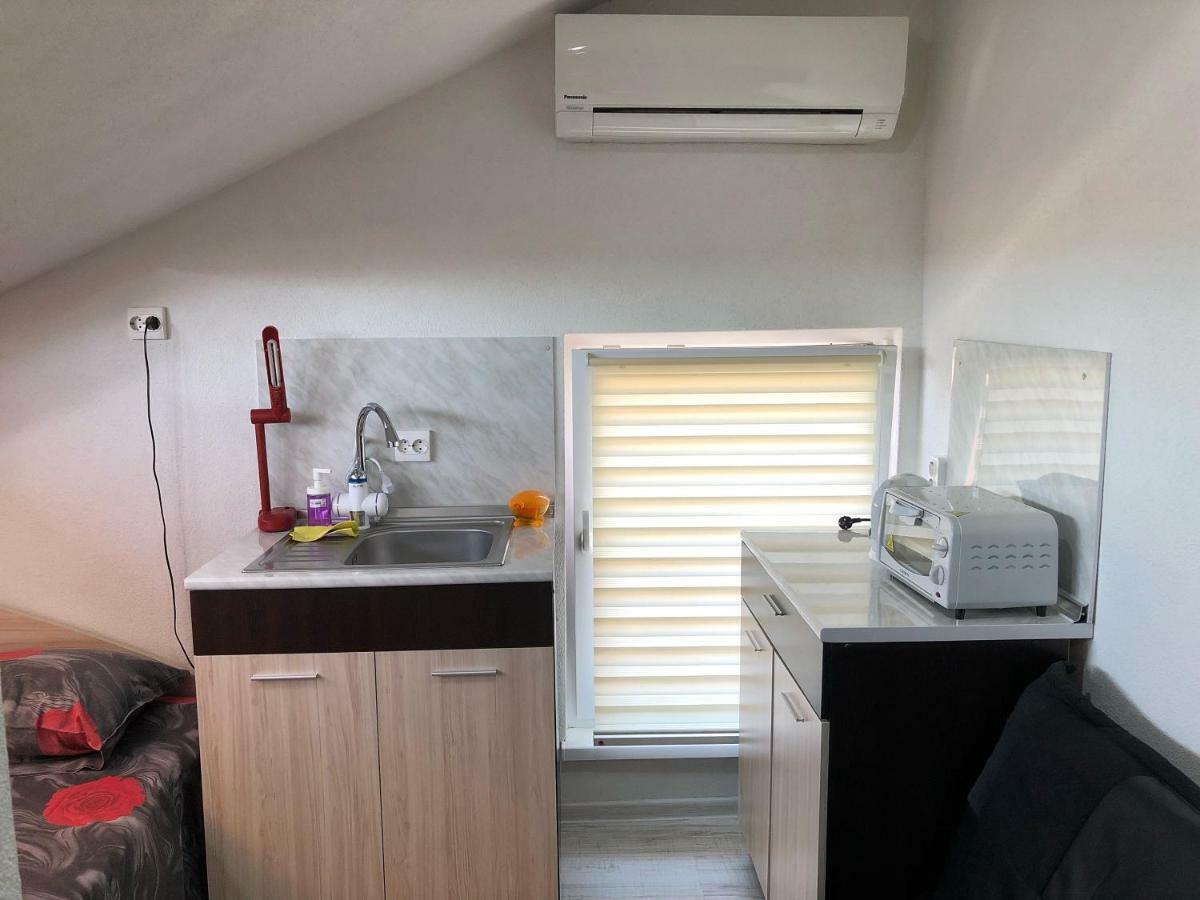 Guesthouse Udevi Σαντάνσκι Εξωτερικό φωτογραφία